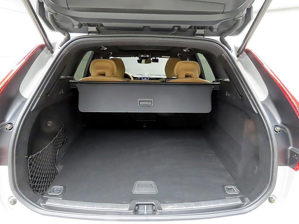 Volvo XC60 2022 Plateado - Importación desde Corea - HF Imports Iquique - Foto 18