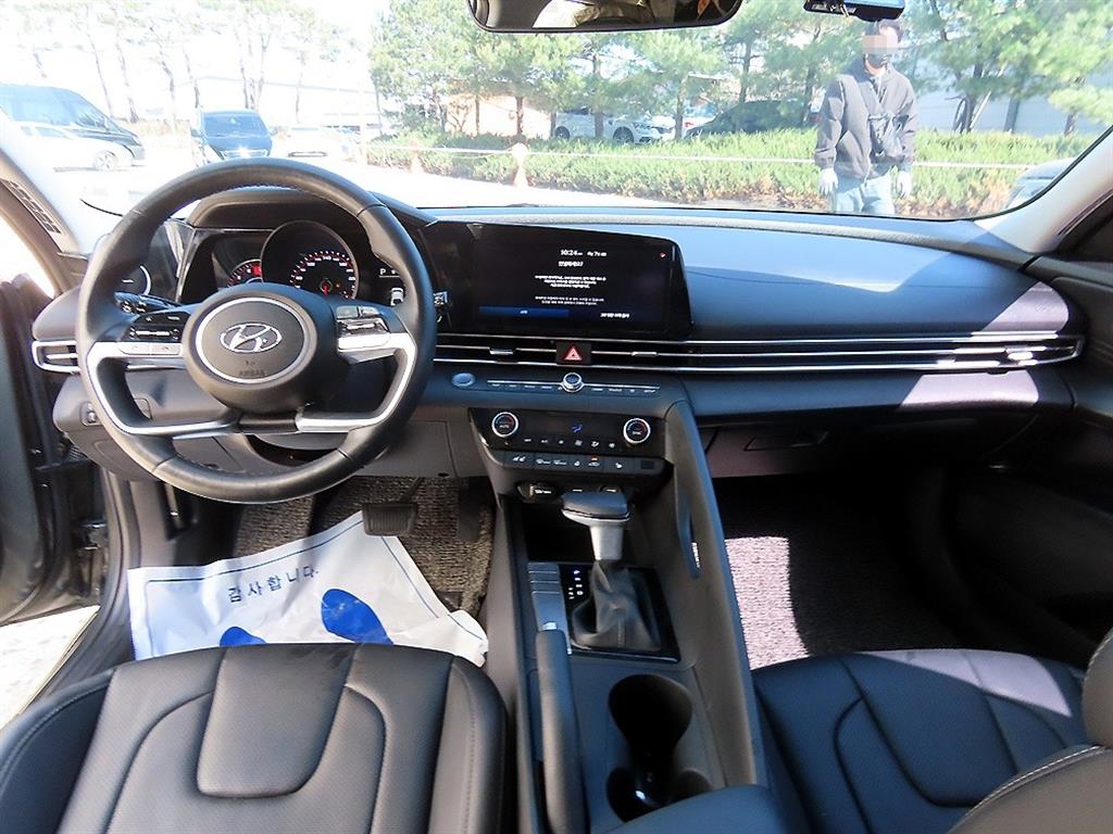 HYUNDAI Avante - Vista 7