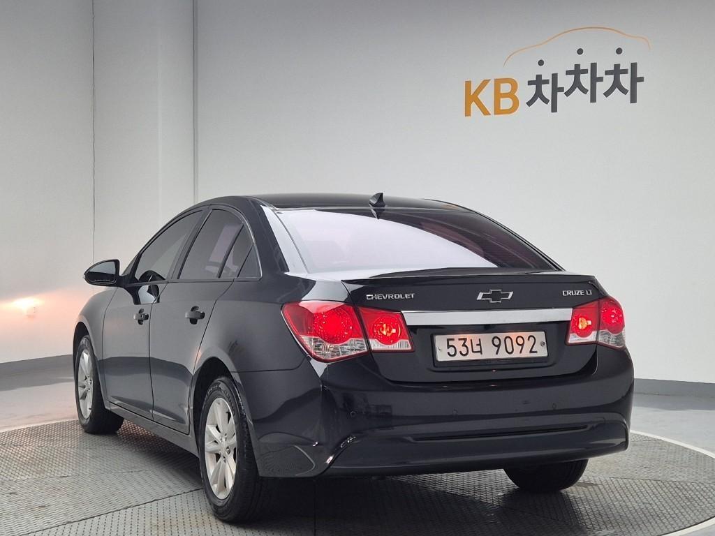 Chevrolet Cruise - Vista 4