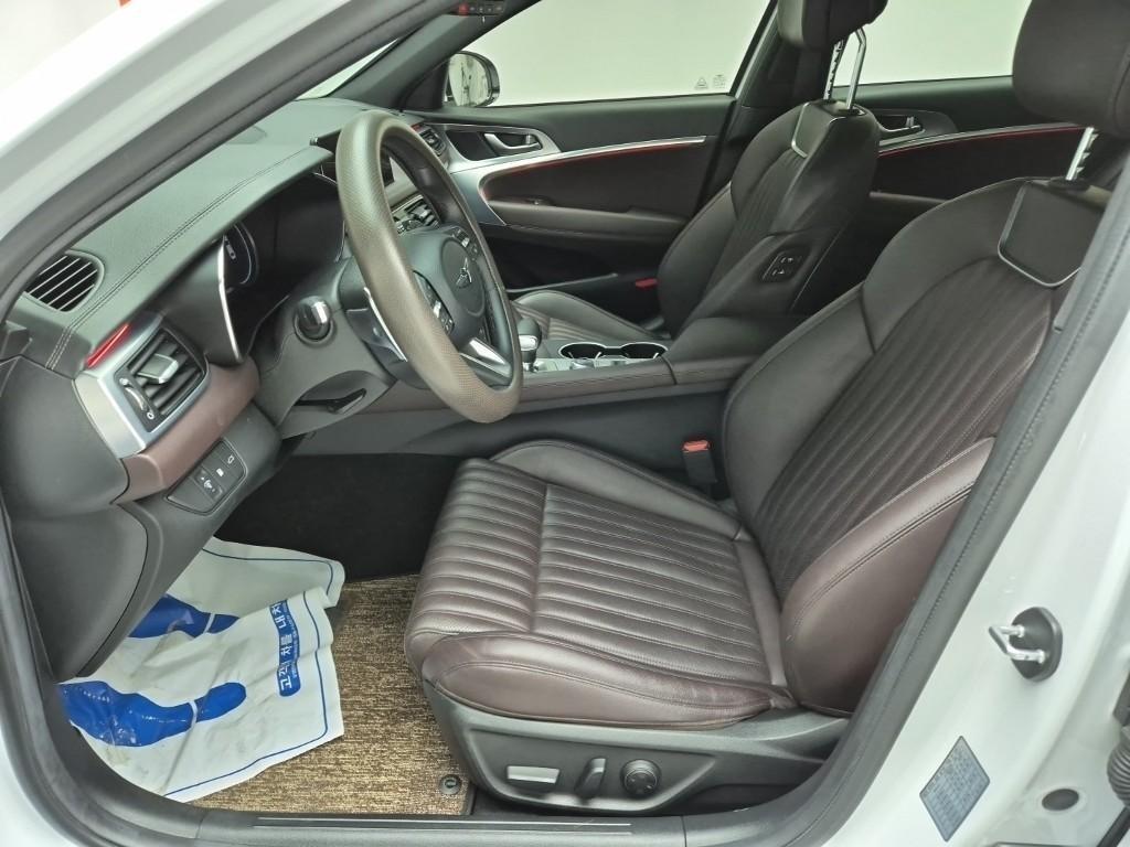 Genesis G70 - Vista 11