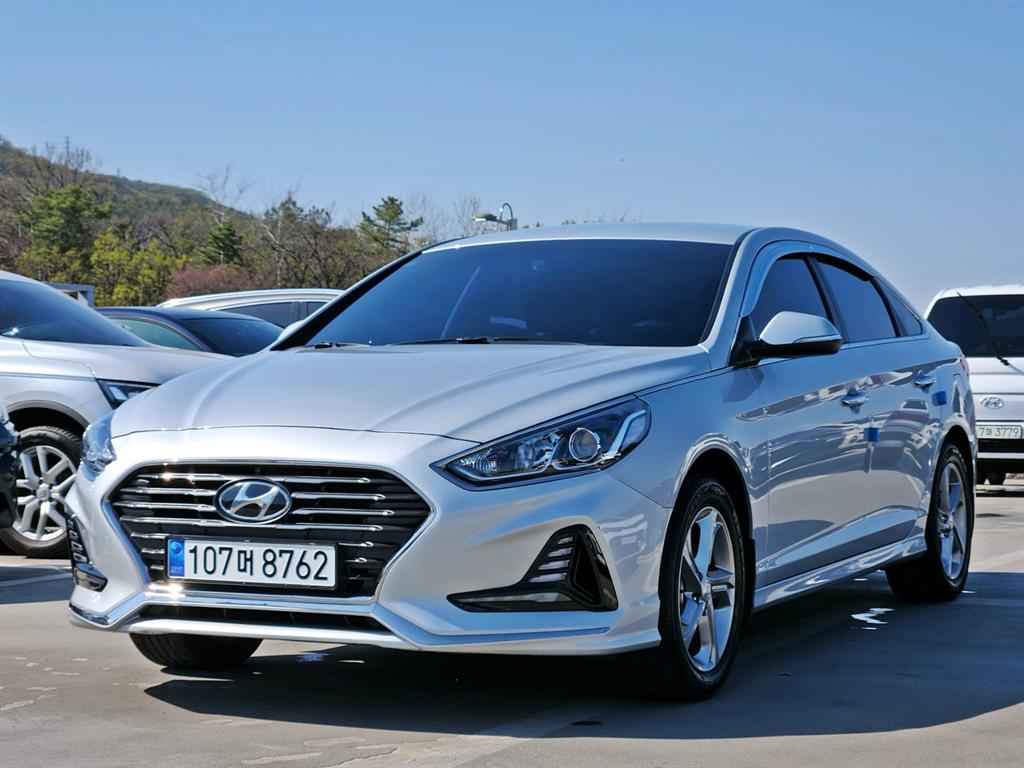 HYUNDAI Sonata - Vista 3