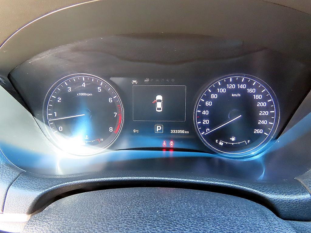 HYUNDAI Genesis - Vista 9