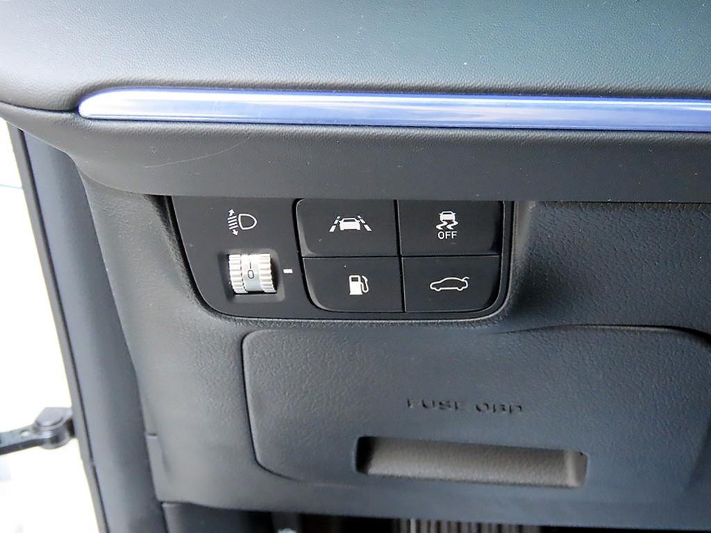 HYUNDAI Grandeur - Vista 12