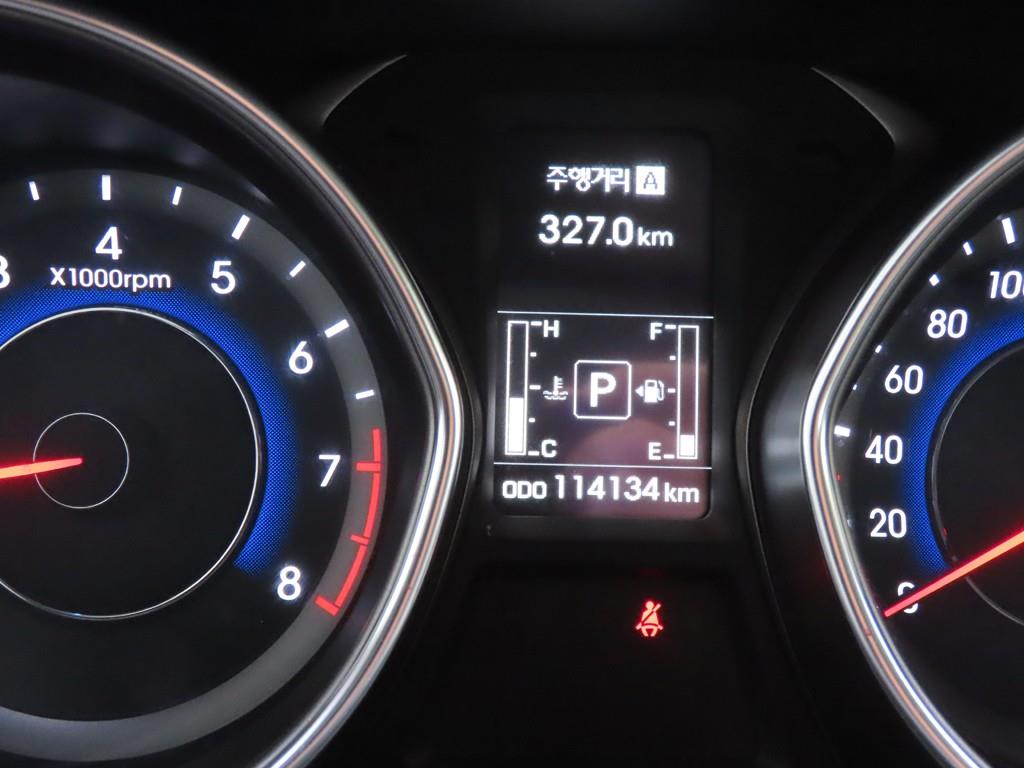 HYUNDAI Avante - Vista 8