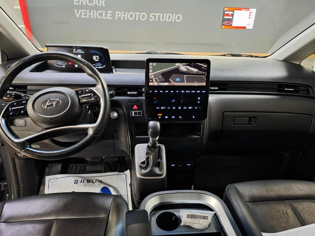 HYUNDAI Staria - Vista 5