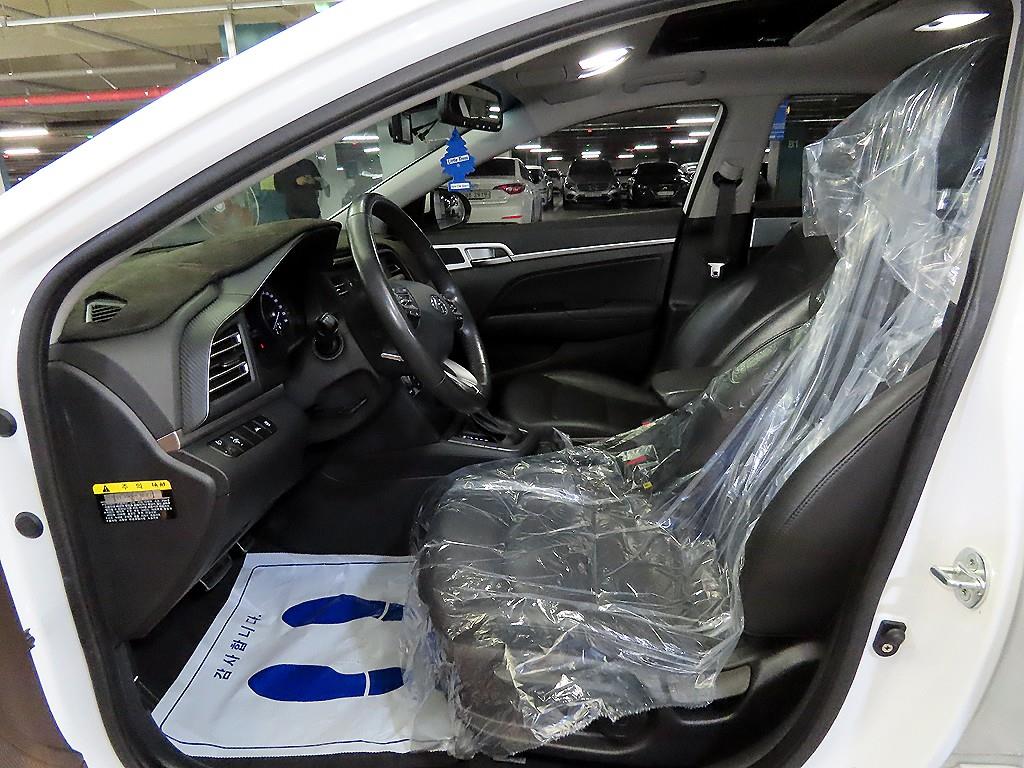 HYUNDAI Avante - Vista 6