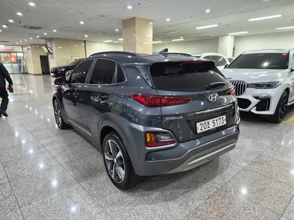 HYUNDAI Kona - Vista 3