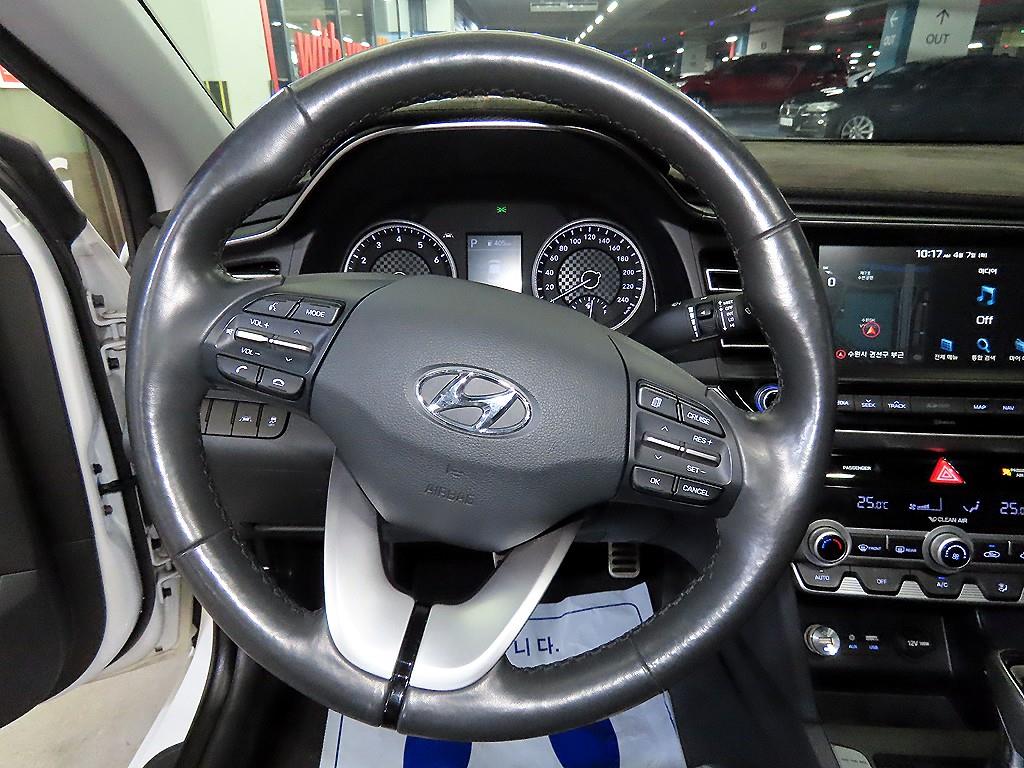 HYUNDAI Avante - Vista 8