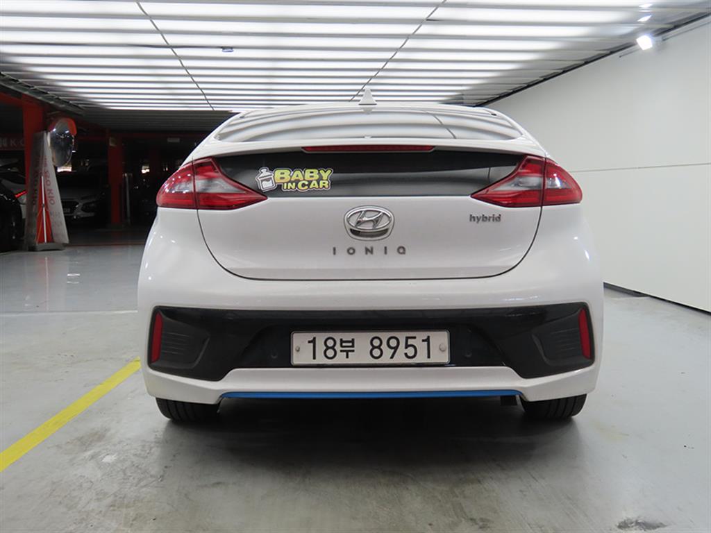 HYUNDAI Ioniq - Vista 3