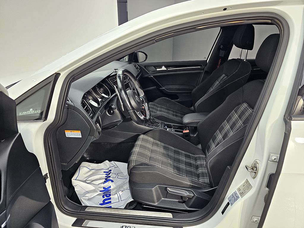 Volkswagen Golf - Vista 8