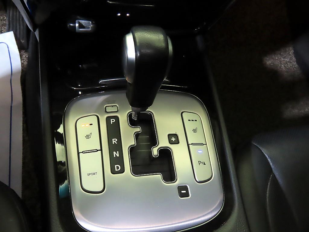 HYUNDAI Genesis - Vista 12