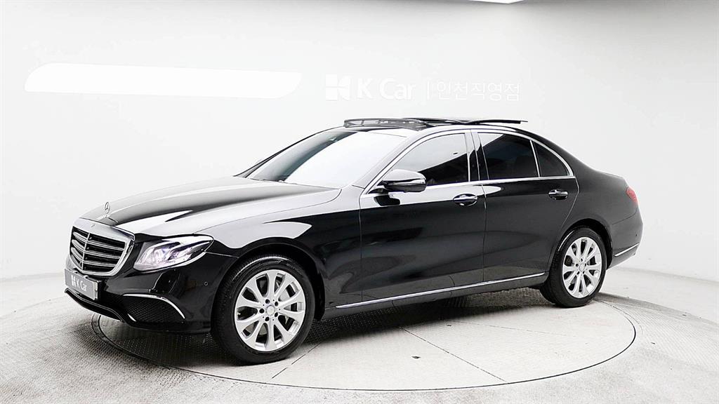 Mercedes Benz E class - Vista 7