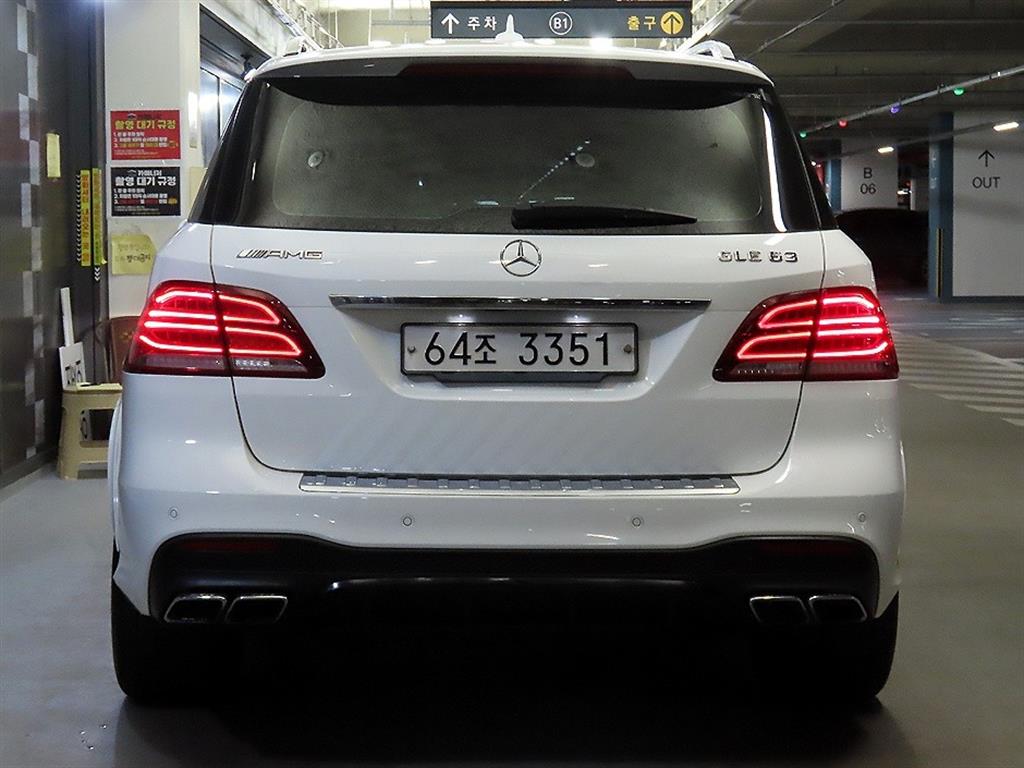 Mercedes Benz GLE Class - Vista 5