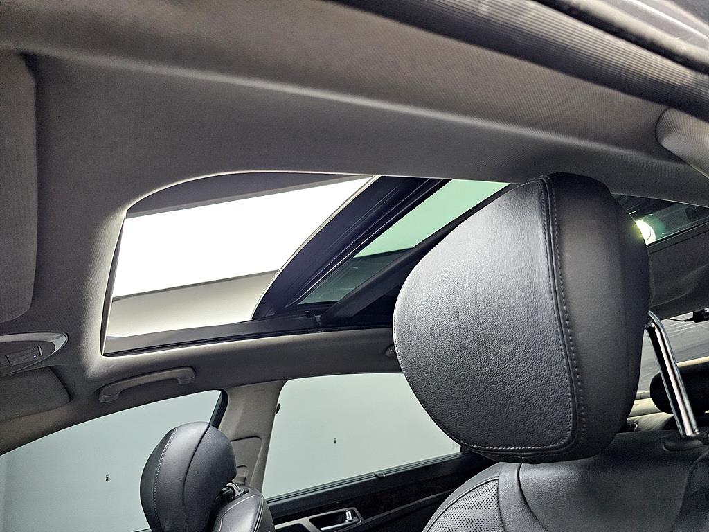 HYUNDAI Genesis - Vista 12