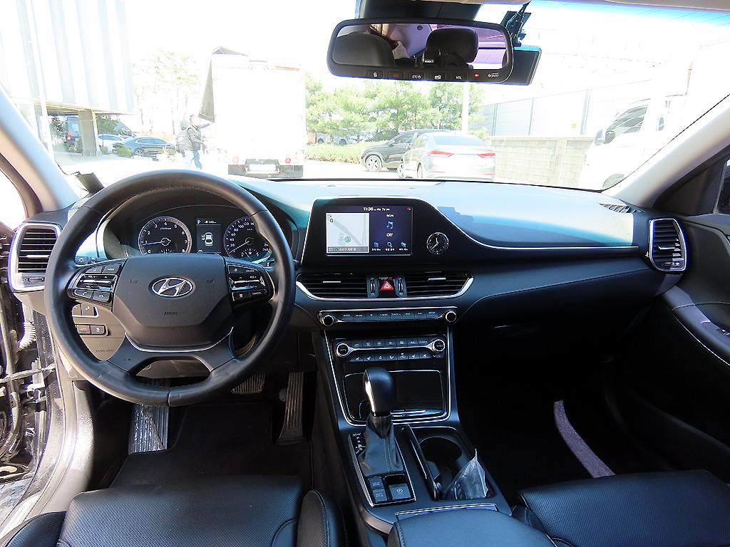 HYUNDAI Grandeur - Vista 7