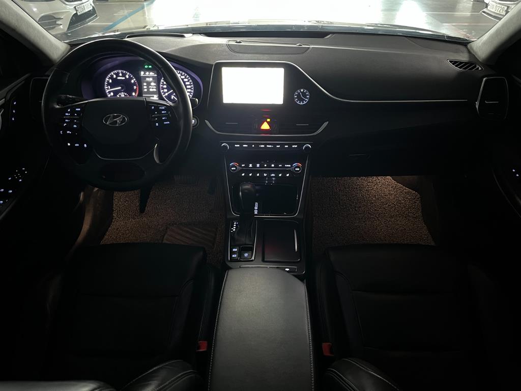 HYUNDAI Grandeur - Vista 9