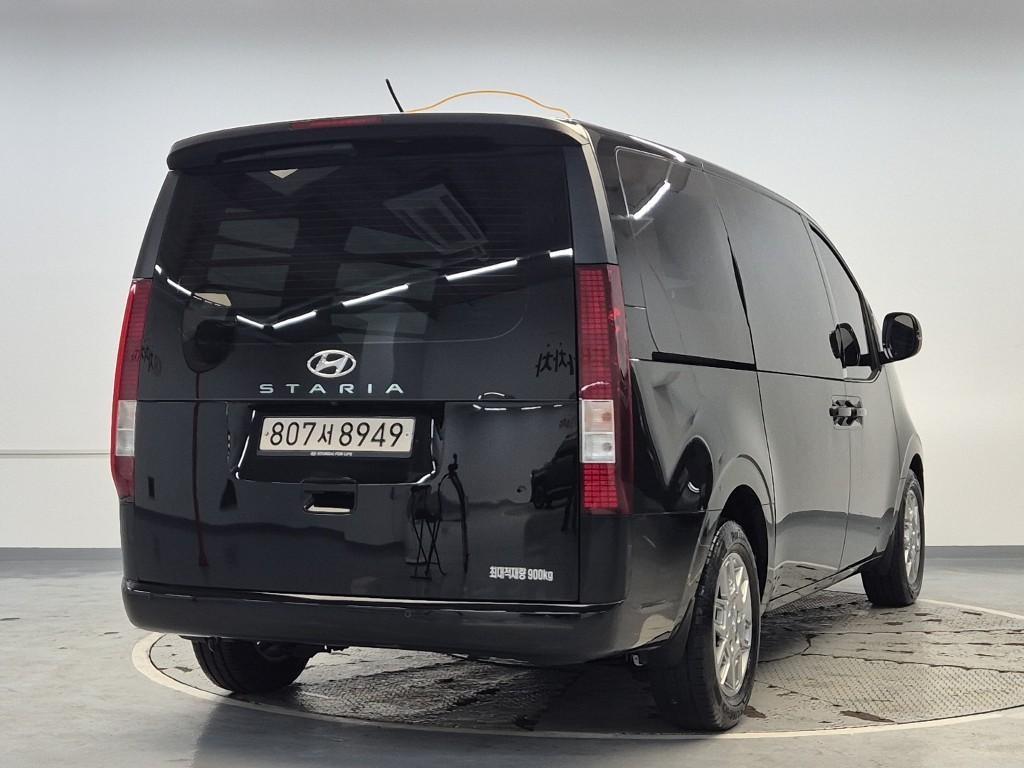 HYUNDAI Staria - Vista 3