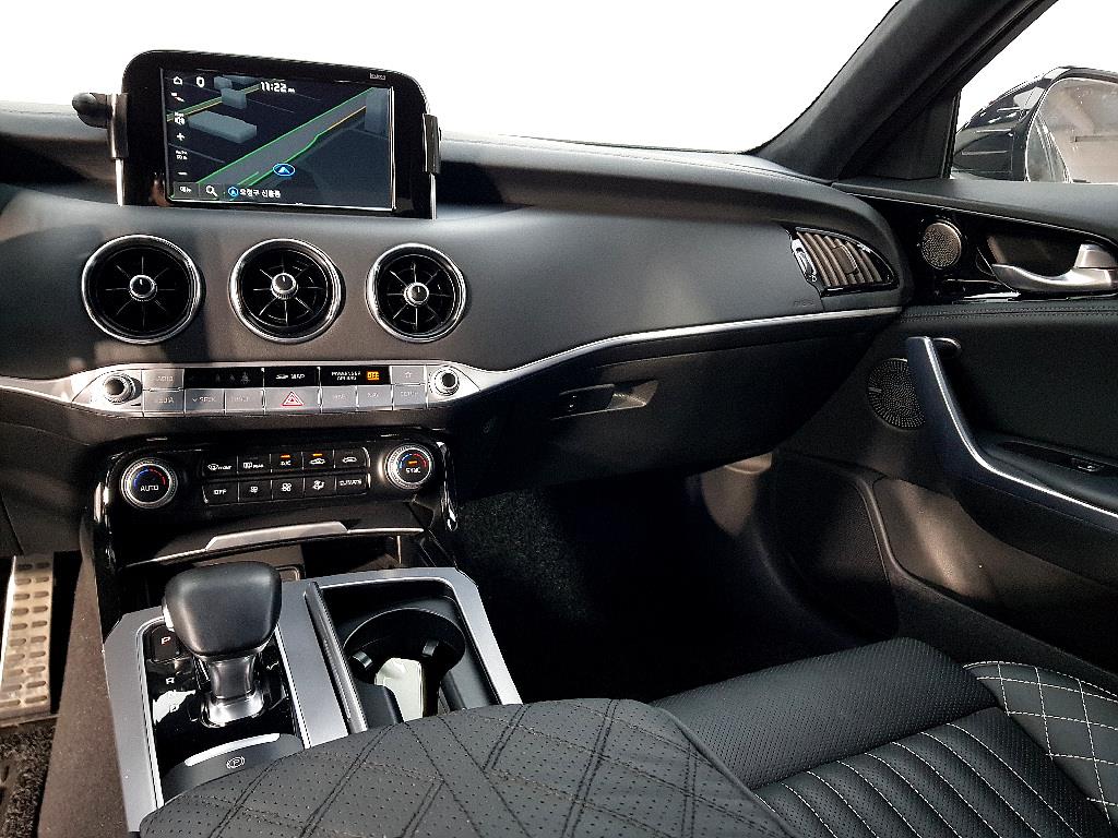 KIA Stinger - Vista 10