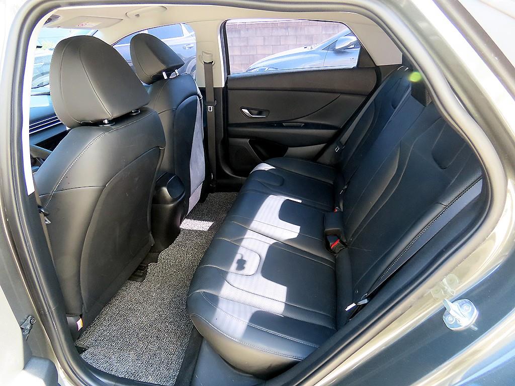 HYUNDAI Avante - Vista 6