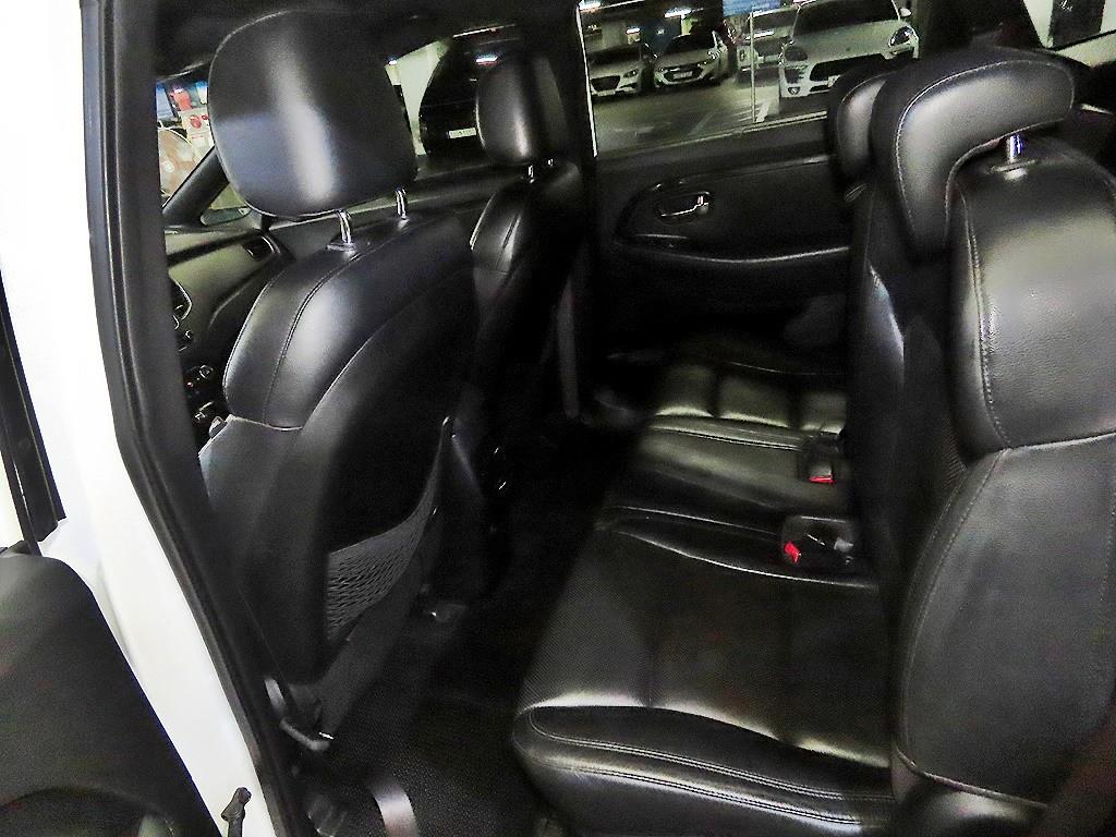 KIA Carens - Vista 7