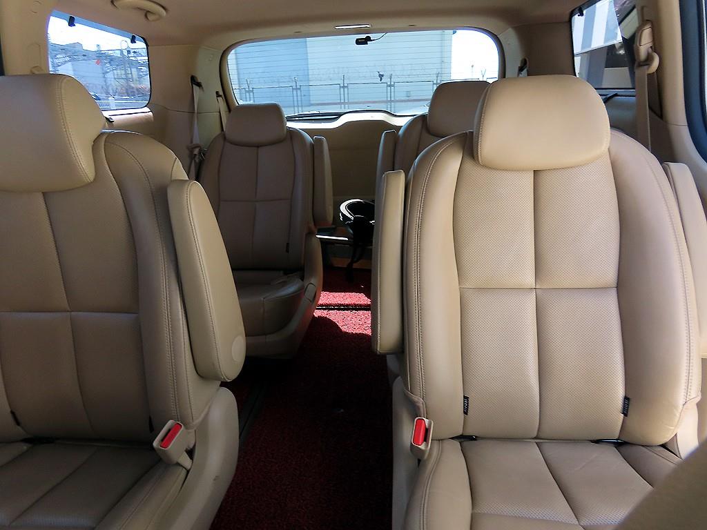 KIA Carnival - Vista 7