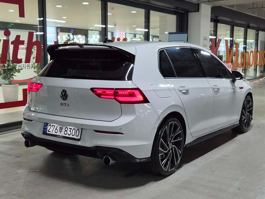 Volkswagen Golf - Vista 4