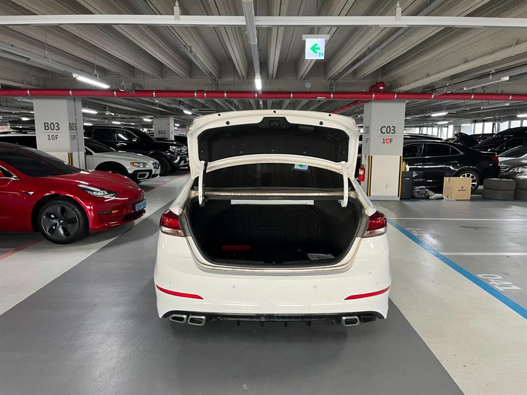 HYUNDAI Avante - Vista 5