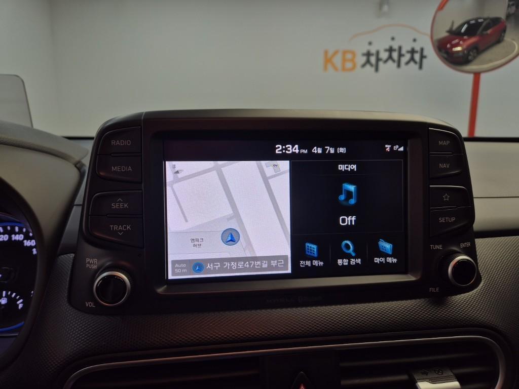 HYUNDAI Kona - Vista 12