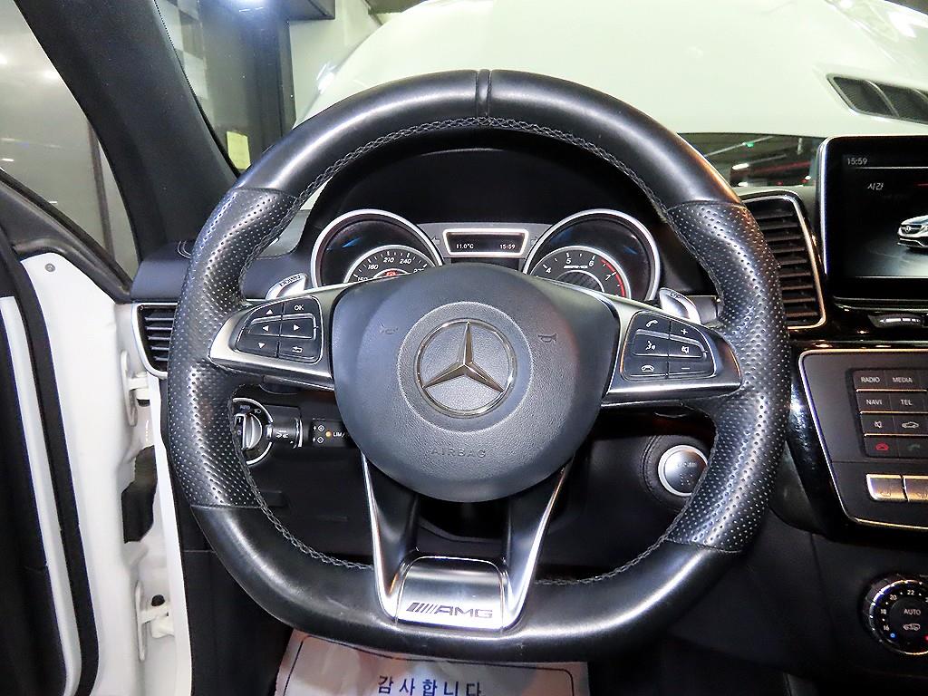 Mercedes Benz GLE Class - Vista 8