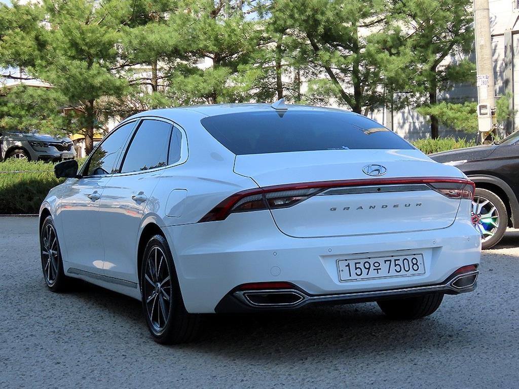 HYUNDAI Grandeur - Vista 3