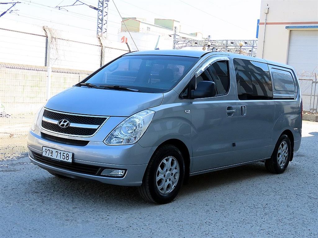 HYUNDAI Starex - Vista 2