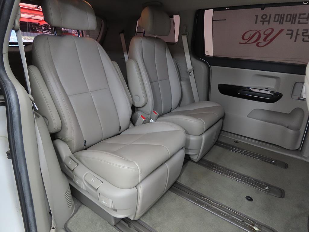 KIA Carnival - Vista 6