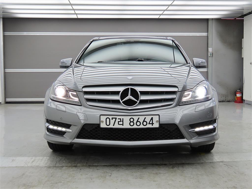 Mercedes Benz C Class - Vista 2