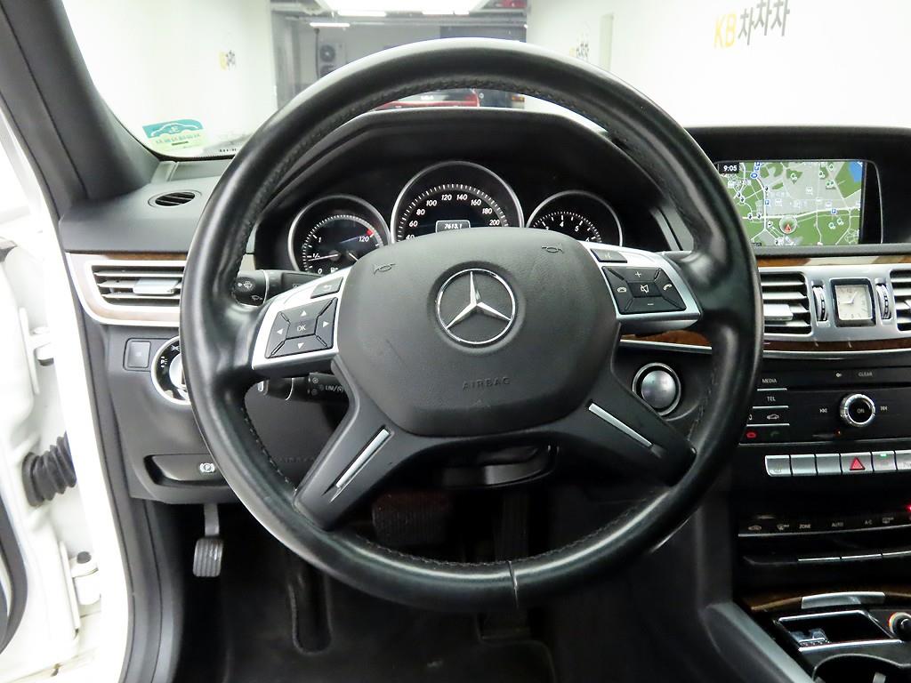 Mercedes Benz E class - Vista 7