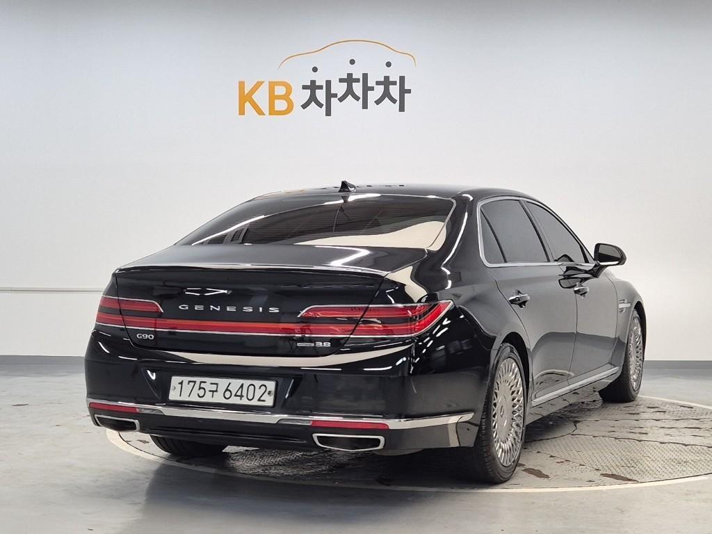 Genesis G90 - Vista 3