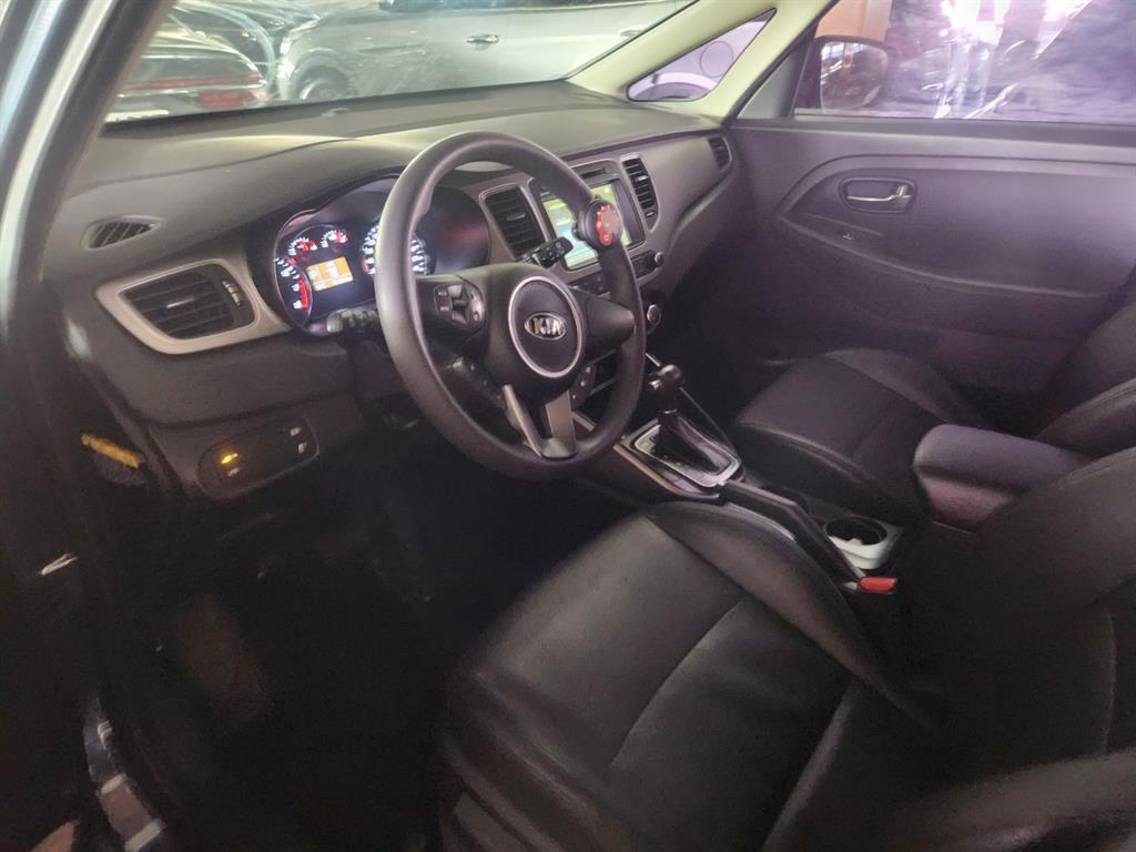 KIA Carens - Vista 8