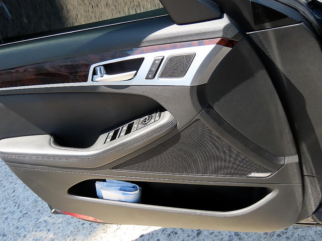 HYUNDAI Genesis - Vista 12