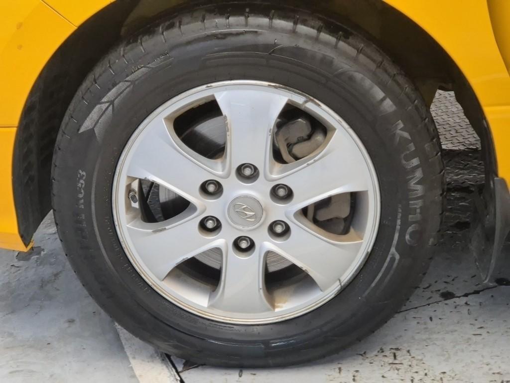 HYUNDAI Starex 2021 Amarillo - Importación desde Corea - HF Imports Iquique - Foto 19