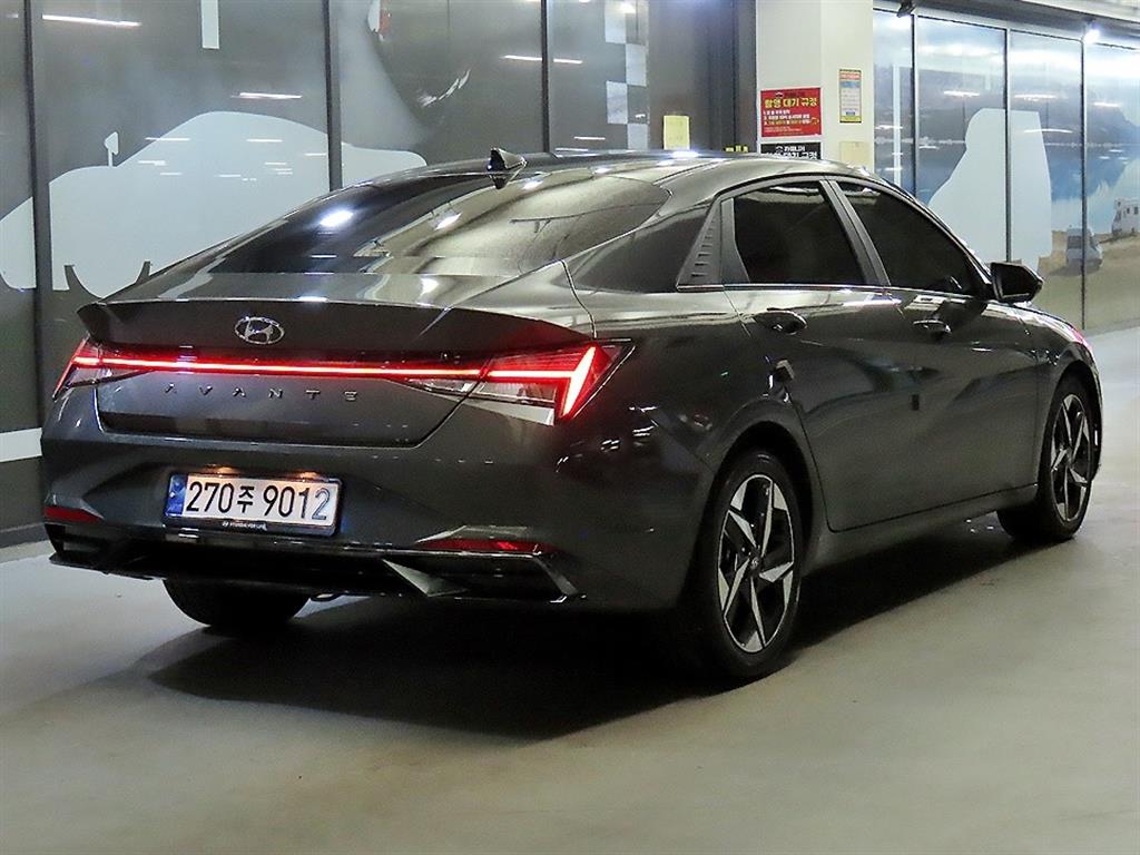 HYUNDAI Avante - Vista 4