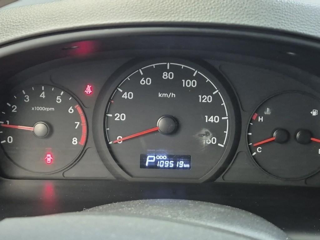 HYUNDAI Starex - Vista 6