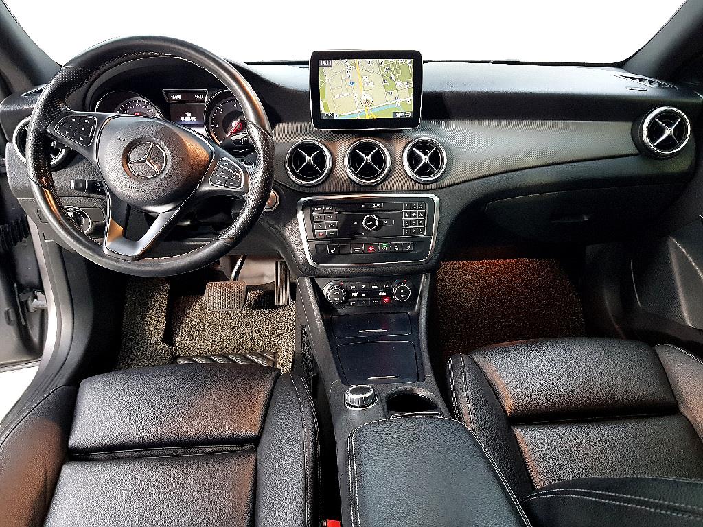 Mercedes Benz CLA Class - Vista 5