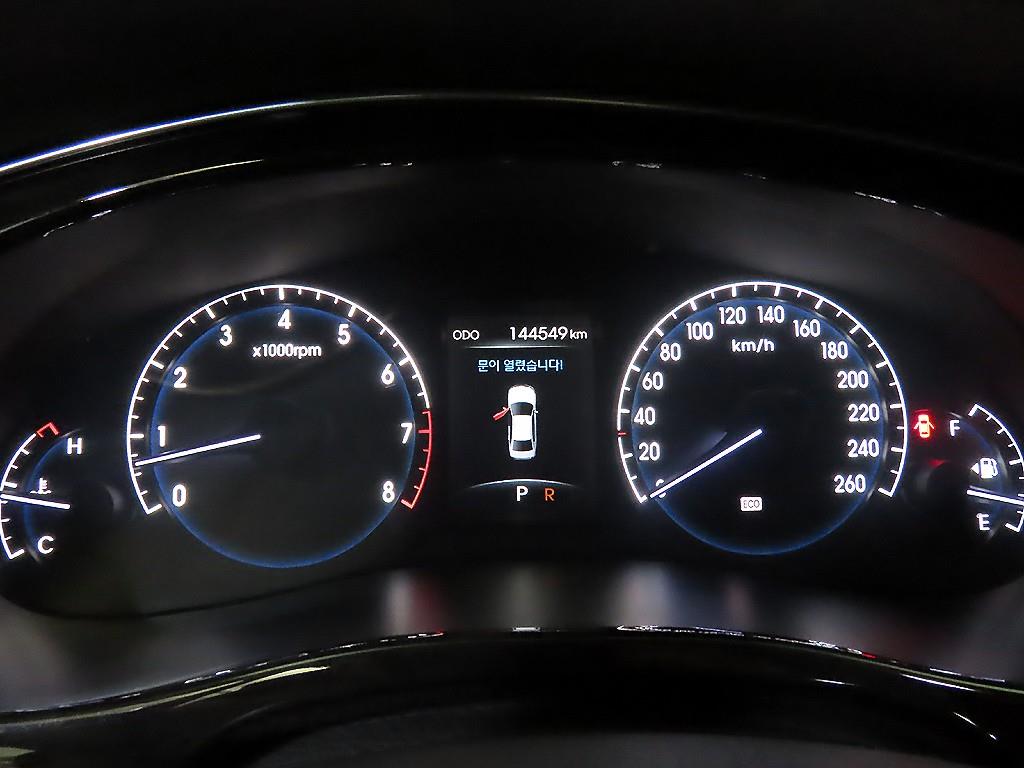 HYUNDAI Genesis - Vista 9