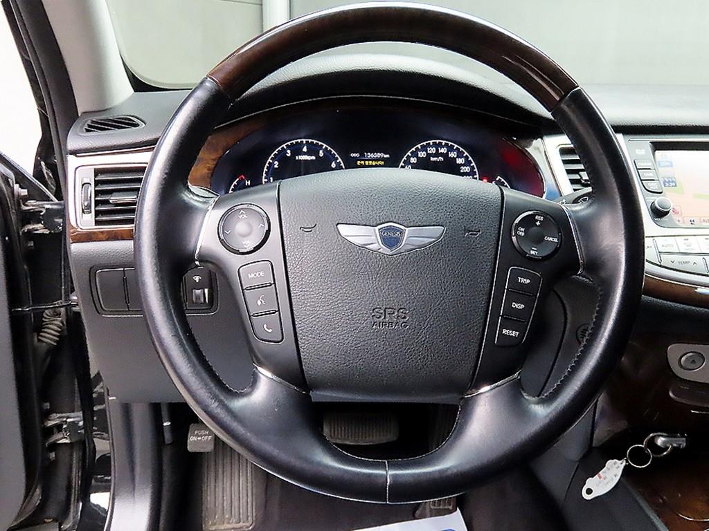 HYUNDAI Genesis - Vista 9