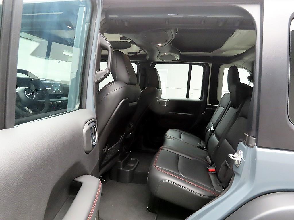 Jeep Wrangler - Vista 6