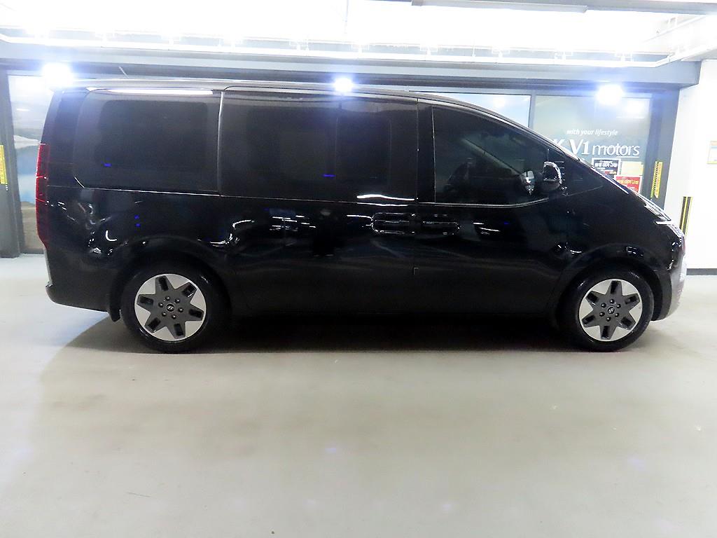 HYUNDAI Staria - Vista 3