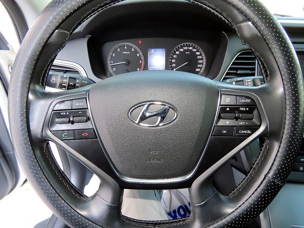 HYUNDAI Sonata - Vista 8