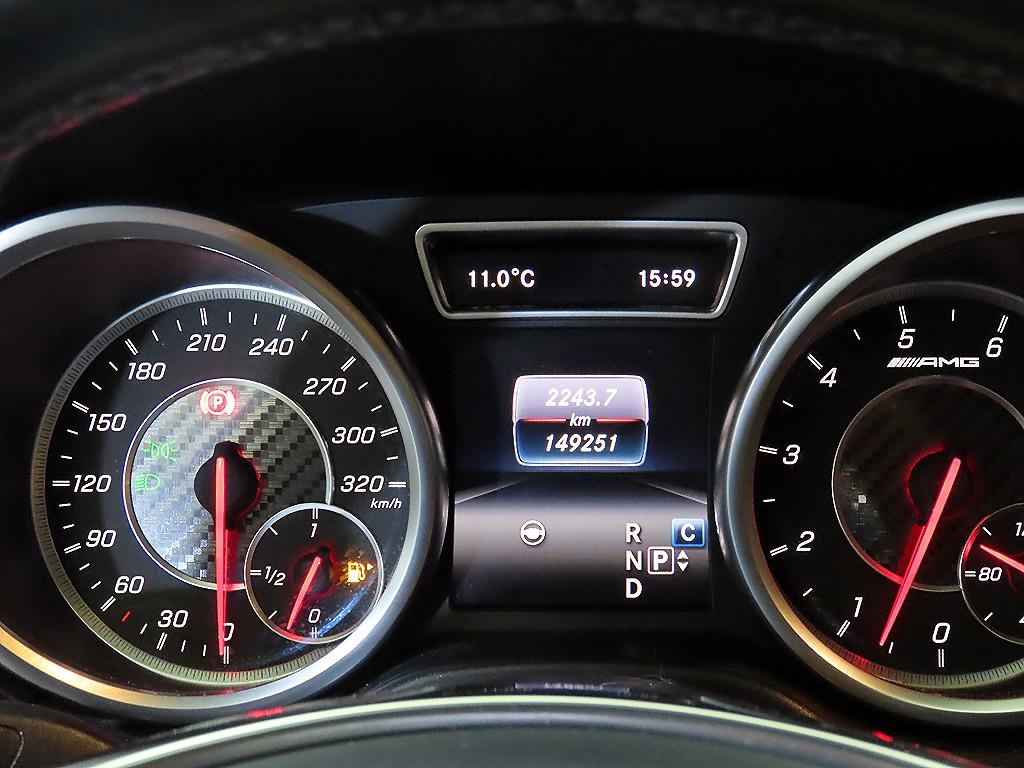 Mercedes Benz GLE Class - Vista 9