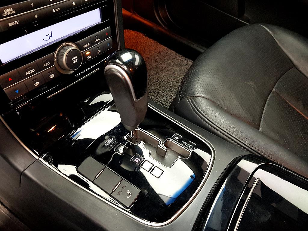 KIA Opirus - Vista 12