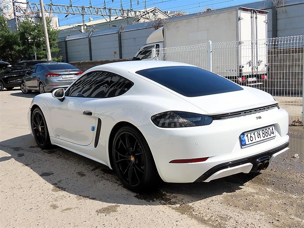 Porsche 718 - Vista 3