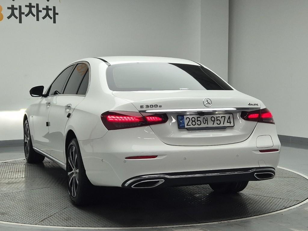 Mercedes Benz E class - Vista 2